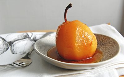 Poires pochées à l’érable et au safran