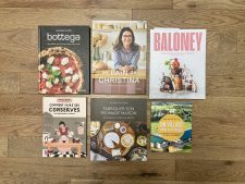 5 nouveaux livres québécois pour s'inspirer à mettre les mains à la pâte et la proximité au menu